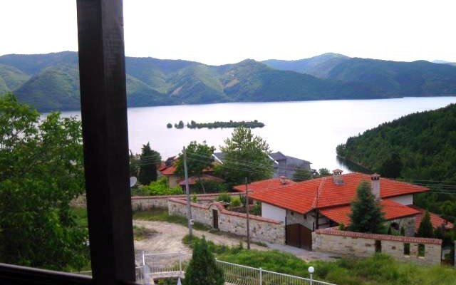 Отель Trifon Zarezan Family Hotel Болгария, Ардино - отзывы, цены и фото номеров - забронировать отель Trifon Zarezan Family Hotel онлайн