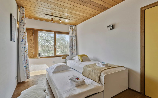 Modernist Design House With Garden Near the Beach