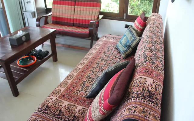 Jasmine Hide Away
