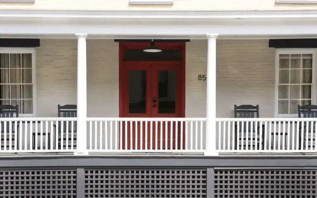 Kingston Carriage House
