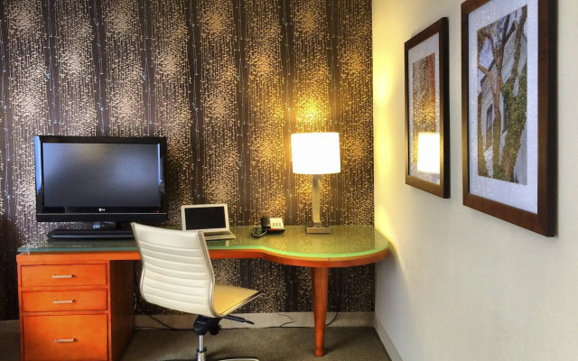 Georgetown Suites
