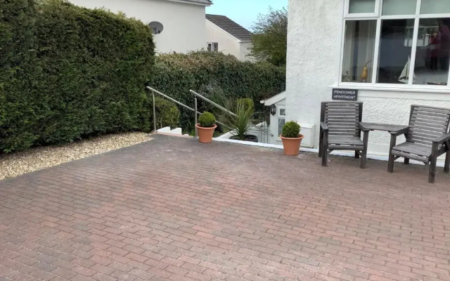 Pendower Apartment