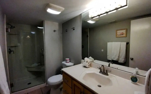Beachview 206 Minium 2 Bedroom Condo by RedAwning