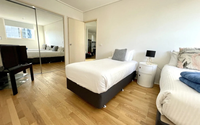 Readyset Apartments at Dockside
