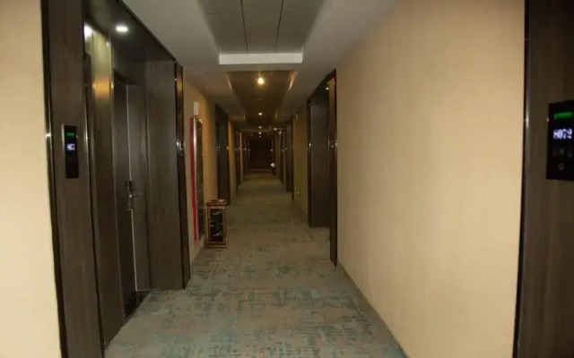 Shell Hotel Shandong Linyi High-Speed Railway Station
