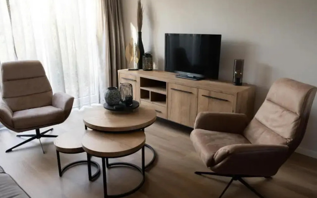 Comfortable and Modern Furnished Holiday Home, Sleeps 6, Wifi on Quiet Holiday Park Close to Beach, Woods and Dunes