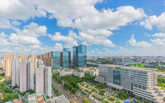 Yujianzhenpin.Yingyuan Hotel (Haikou Riyue Square Duty Free City)