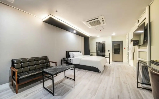 Suwon Homaesil Star Hotel