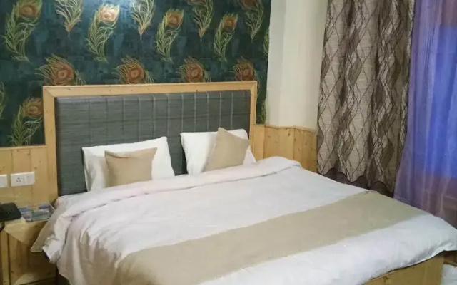 Pinewood Inn Kasol
