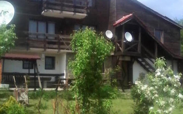 Отель Chapov Guest Rooms Болгария, Смолян - отзывы, цены и фото номеров - забронировать отель Chapov Guest Rooms онлайн вид на фасад