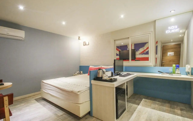 Hotel Cube