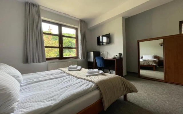 Hotel RED
