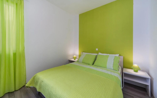 Amazing Apartment in Brist With 1 Bedrooms and Wifi