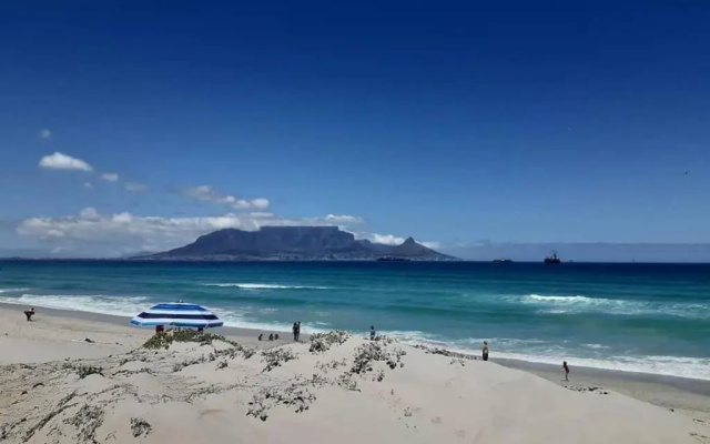 Infinity Self Catering Beachfront Apartment 302