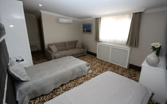 K Suites Hotel