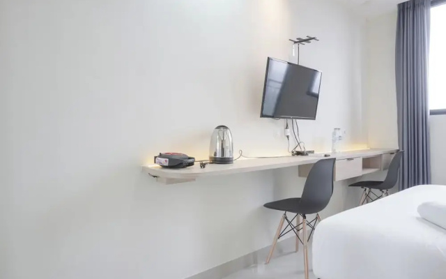 Cozy Studio At 32Th Floor Evenciio Margonda Apartment