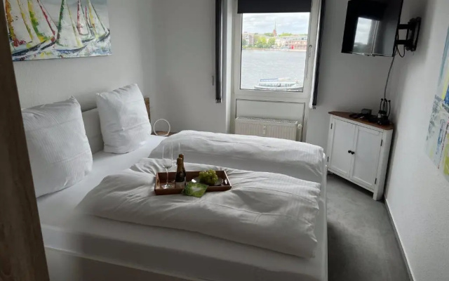 Apartment 31
