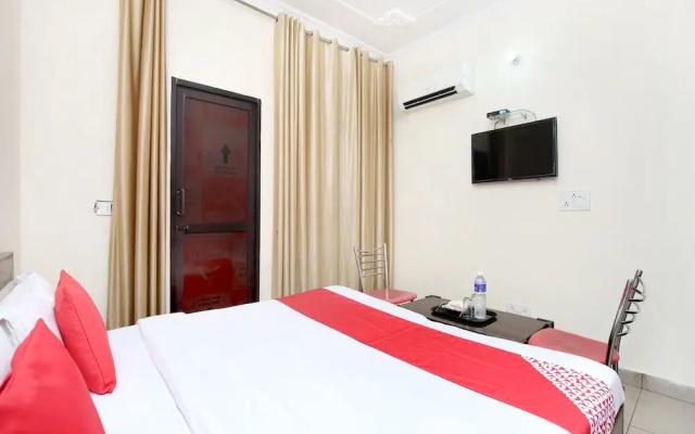 OYO 15644 Hotel Karma