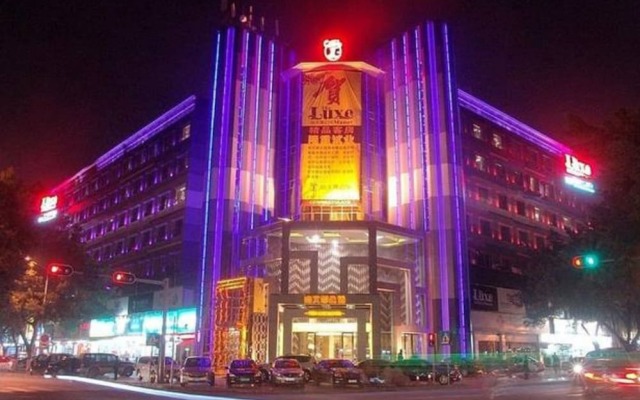 The Luxe Manor Hotel вид на фасад