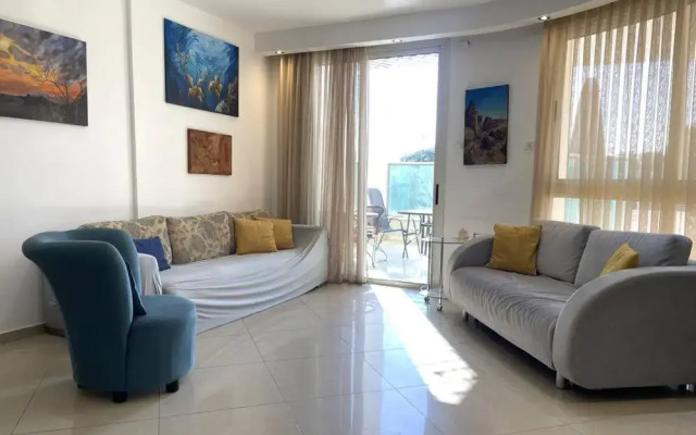 Sunny 3BR Apartment Golf Residence