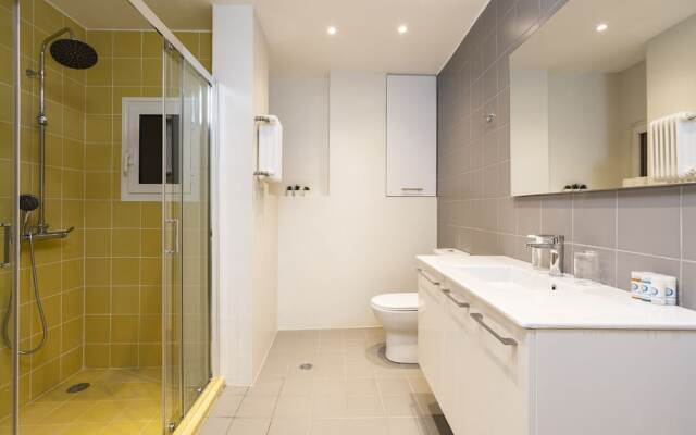 Отель Ingenuity Flat near the Zappeion Park Афины ванная