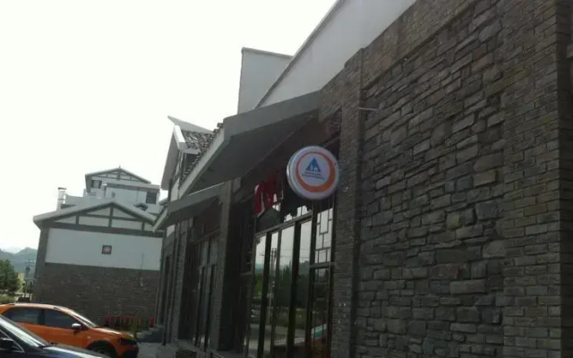 Xing Yi International Hostel