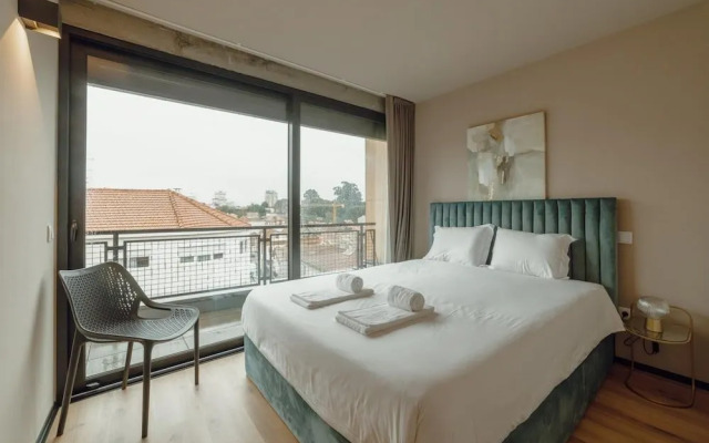 City Center Premium Apartment by Vacationy