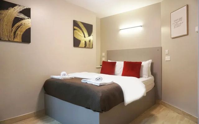 Paragraph Palmers Green - Tottenham Stadium