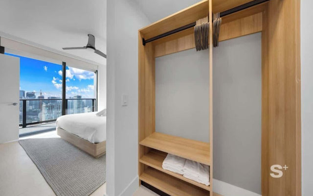 Luxe 1-BD Condo with Stunning DTW Views