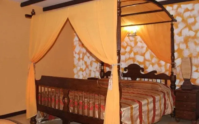 Solomon Beach Hotel