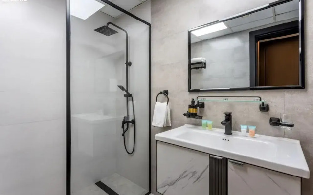 St-Lago Vista Tower-1412 by bnbme homes