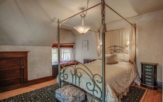 Greenbriar Inn