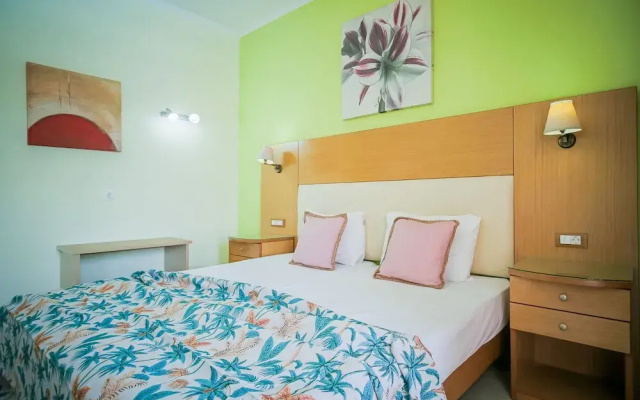 Roseclub Apartments