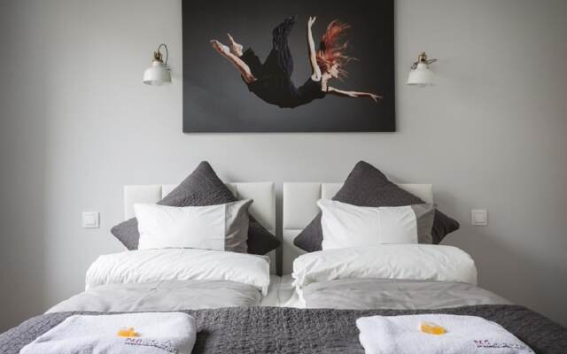 Апартаменты P&O Apartments Metro Centrum вид на фасад