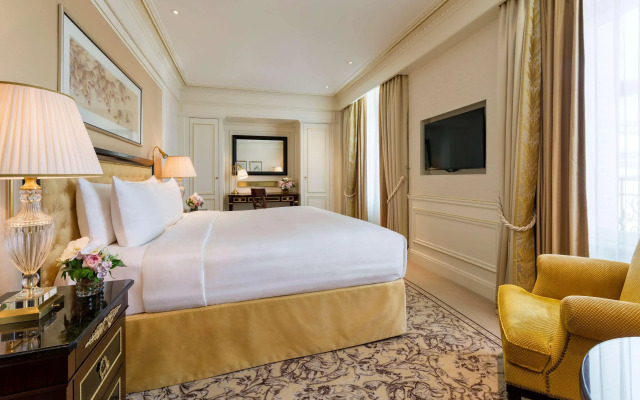 Отель Shangri-La Paris