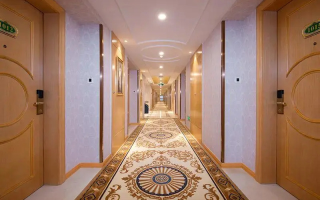 Vienna Hotel Chengdu Dafeng Metro Station