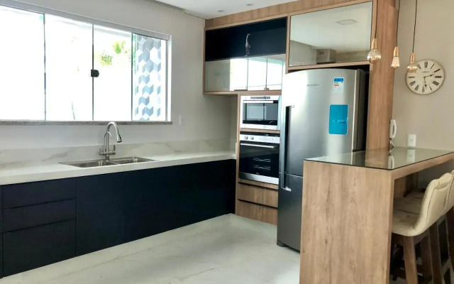 Casa Alto Padrão p/ 8 Pessoas na Praia de Mariscal