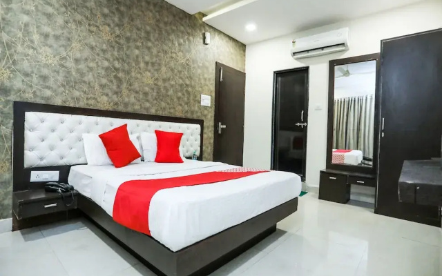 OYO 2681 Hotel Madhuram palace