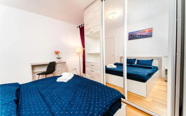 Central 700 square Fructus plaza - Eva apartment