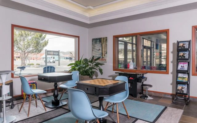 Wood River Inn & Suites