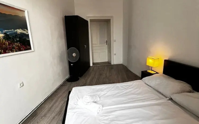 Cozy 2BR Apartment Near Meidling Station