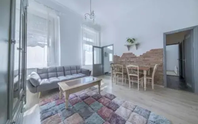 Luxury Central Apartment
