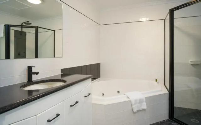 Townhouse Hotel