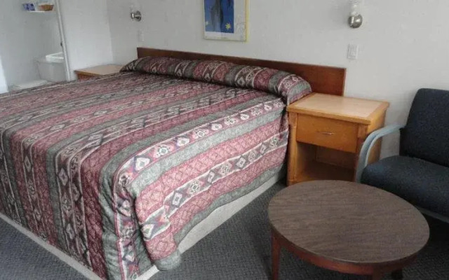 Royal Lodge Motel