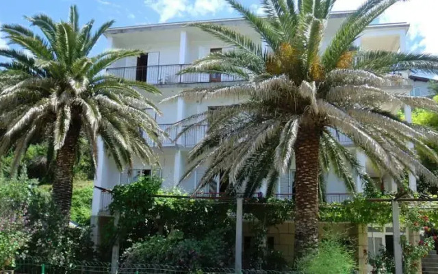 Rooms Makaus