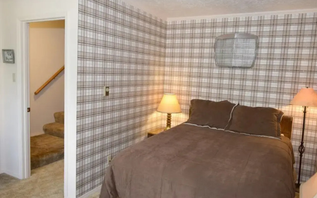 Claim_jumper_townhouse_19