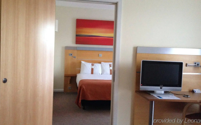 Holiday Inn Express London-Epsom Downs by IHG