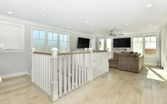 1505 E Ocean 4 Bedroom Home
