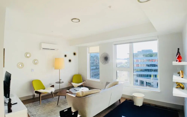 Top Floor with Amazing Views