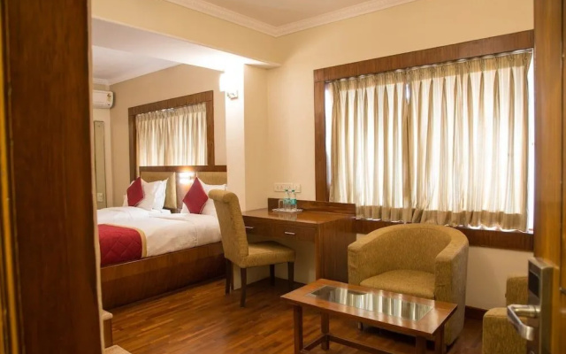 Nexstay Rainbow Business Hotel